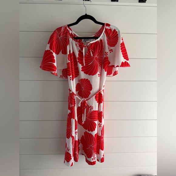 Hilo Hattie Dresses & Skirts - Vintage 70’s Hilo Hattie Red and White Floral Midi Dress, Size Medium
